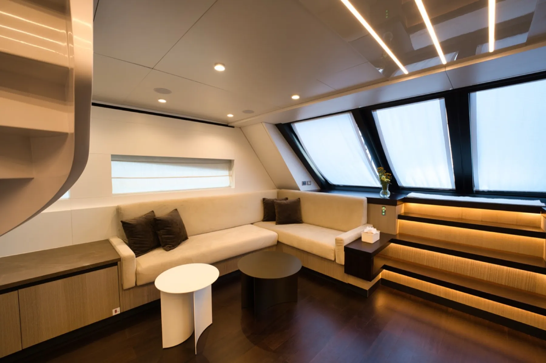 Saloon with panoramic windows