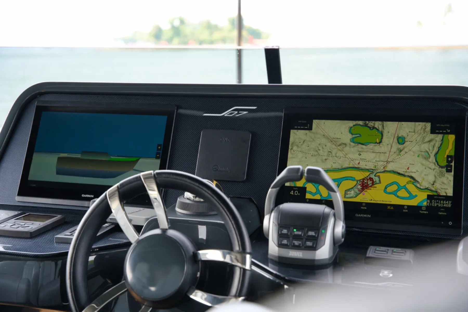 Helm station