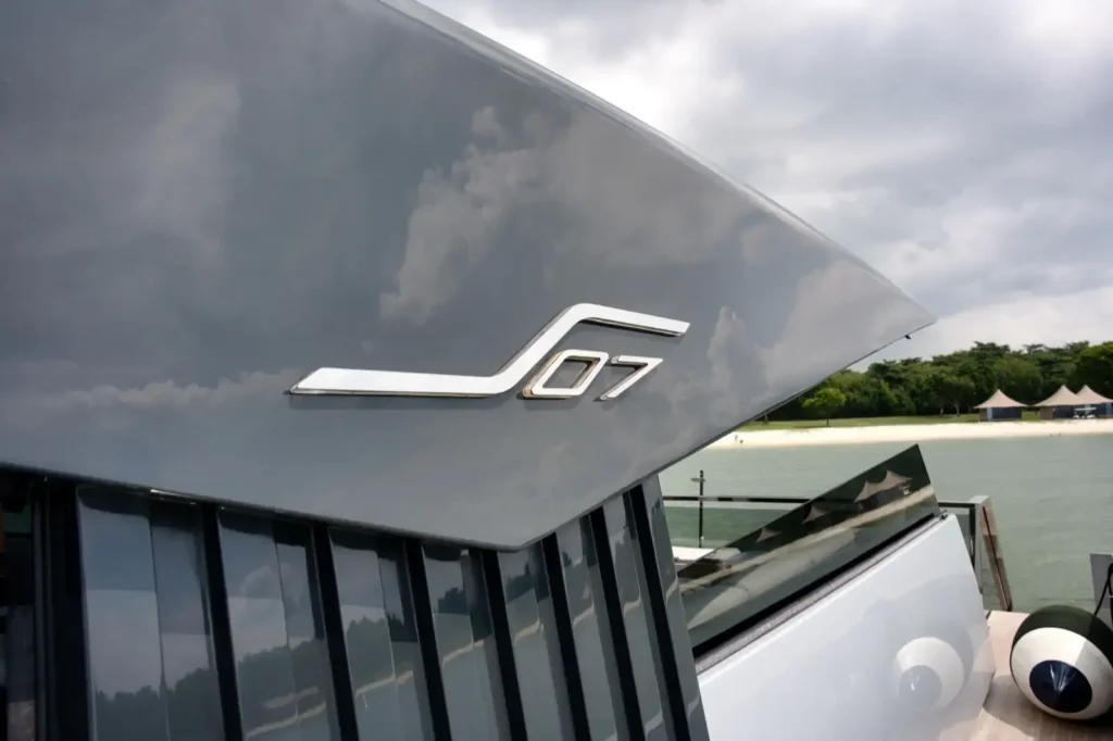 S07 badge on the Seawind hull