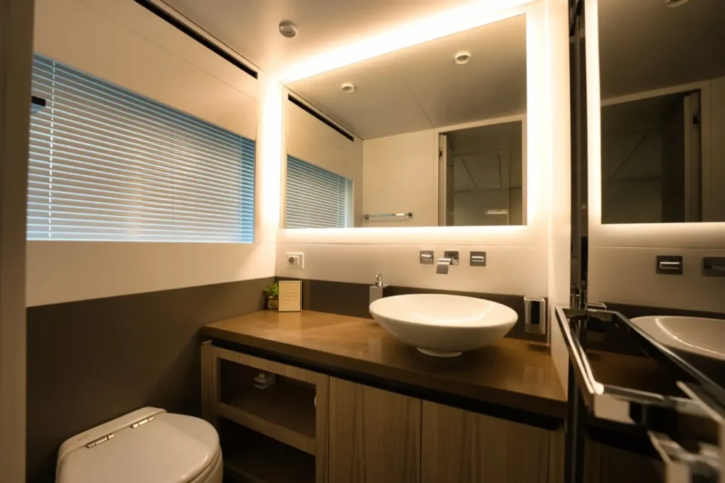 Seawind en-suite bathroom